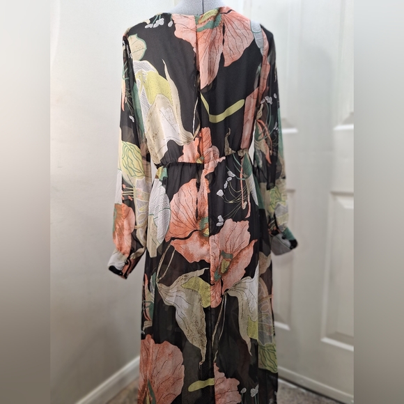 Black Floral Negligee  Size Med - Picture 5 of 7